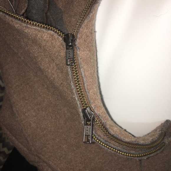 AndrewsAbyss repurposed coat sling bag - Picture 4 of 5